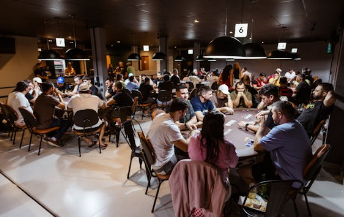 한눈에 알아볼 수 있는 텍사스 홀덤 카드 배분 순서 규칙